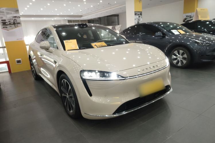 Used Hima Luxeed R7 2025 Range-Extended Version 251 km Max Front Right 45 Deg