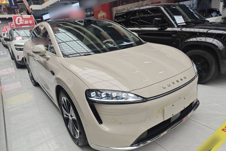 Used Hima Luxeed R7 2025 Range-Extended Version 251 km Max Front Right 45 Deg
