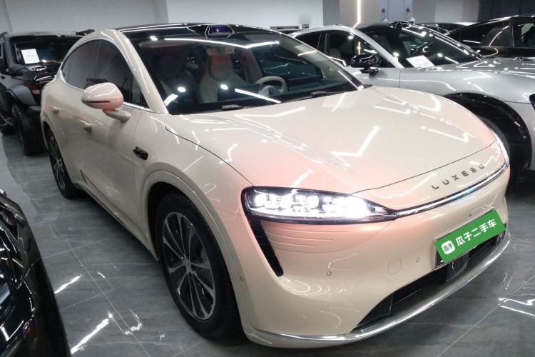 Used Hima Luxeed R7 2025 Range-Extended Version 251 km Max Front Right 45 Deg