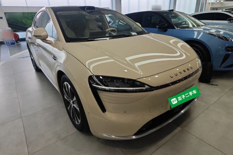 Used Hima Luxeed R7 2025 Range-Extended Version 251 km Max Front Right 45 Deg