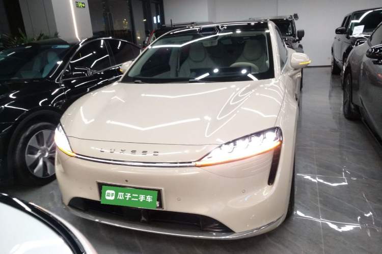 Used Hima Luxeed R7 2025 Range-Extended Version 251 km Max Front
