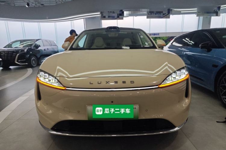 Used Hima Luxeed R7 2025 Range-Extended Version 251 km Max Front