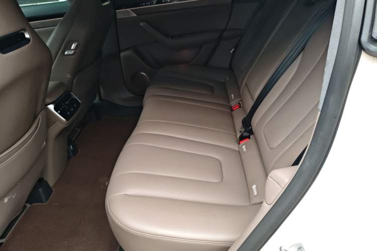 Used Hima Luxeed R7 2025 Range-Extended Version 251 km Max Interior 4