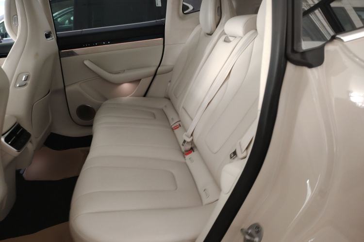 Used Hima Luxeed R7 2025 Range-Extended Version 251 km Max Interior 4