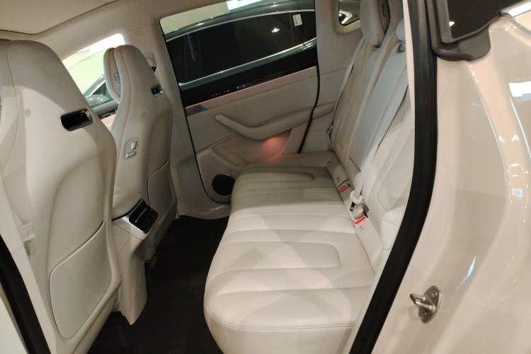 Used Hima Luxeed R7 2025 Range-Extended Version 251 km Max Interior 4