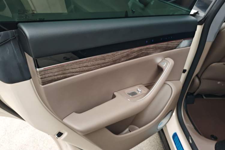 Used Hima Luxeed R7 2025 Range-Extended Version 251 km Max Interior 8