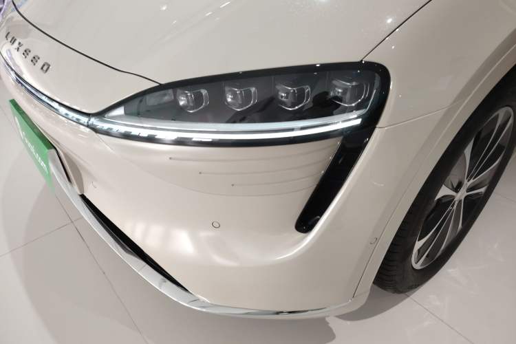 Used Hima Luxeed R7 2025 Range-Extended Version 251 km Max Left Front Headlight