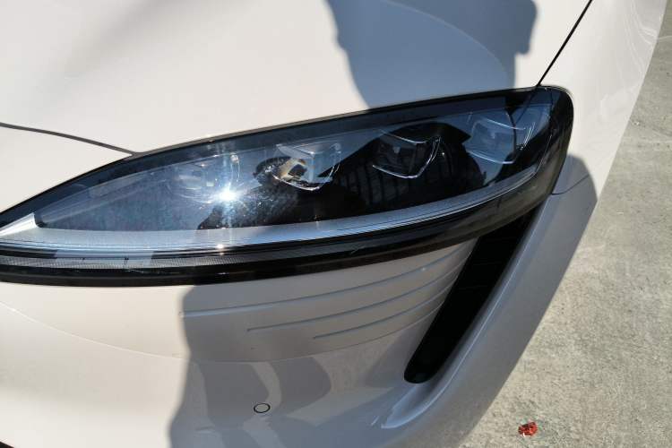 Used Hima Luxeed R7 2025 Range-Extended Version 251 km Max Left Front Headlight
