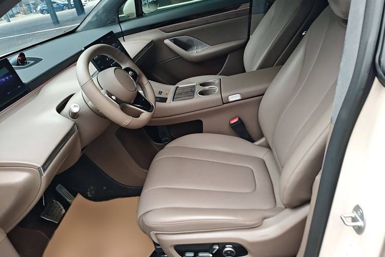 Used Hima Luxeed R7 2025 Range-Extended Version 251 km Max Left Front Seat