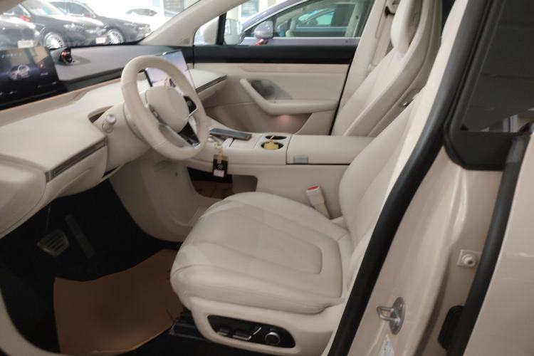 Used Hima Luxeed R7 2025 Range-Extended Version 251 km Max Left Front Seat
