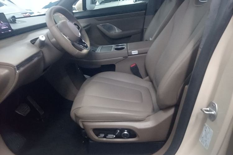 Used Hima Luxeed R7 2025 Range-Extended Version 251 km Max Left Front Seat