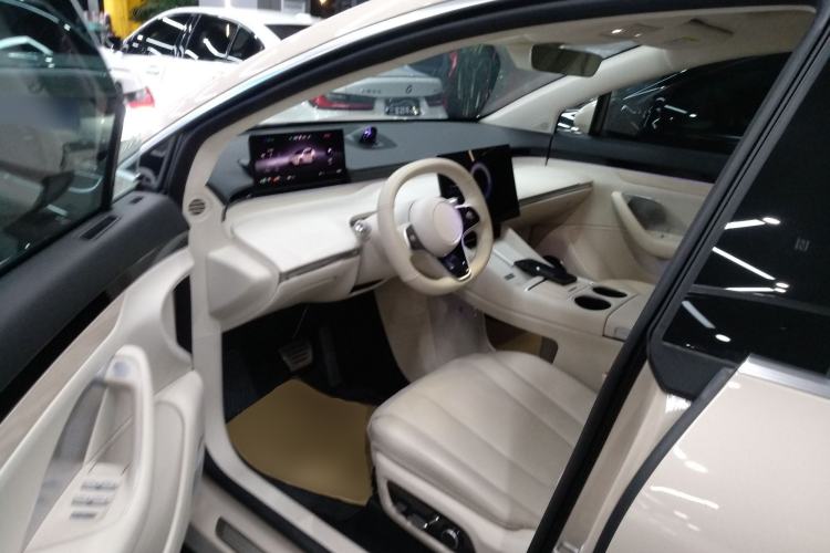 Used Hima Luxeed R7 2025 Range-Extended Version 251 km Max Left Front Seat