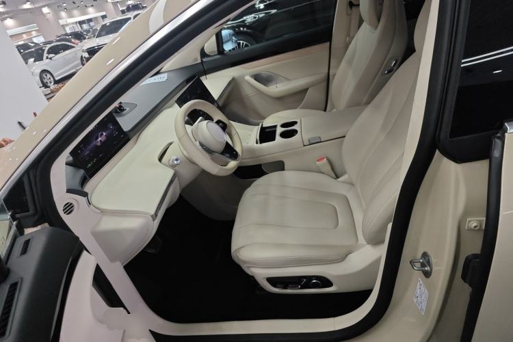 Used Hima Luxeed R7 2025 Range-Extended Version 251 km Max Left Front Seat
