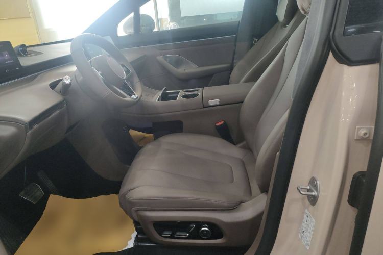 Used Hima Luxeed R7 2025 Range-Extended Version 251 km Max Left Front Seat