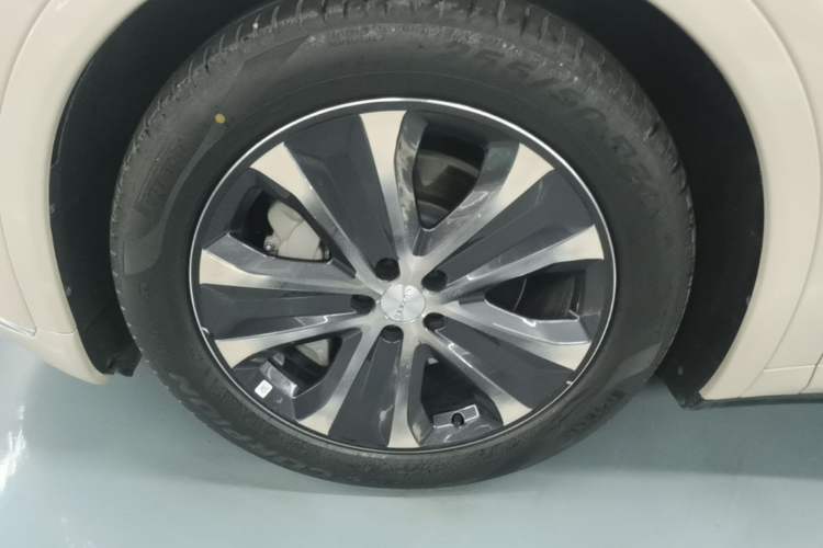Used Hima Luxeed R7 2025 Range-Extended Version 251 km Max Left Front Wheel Hub