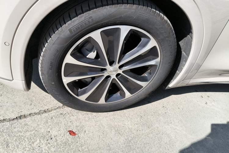 Used Hima Luxeed R7 2025 Range-Extended Version 251 km Max Left Front Wheel Hub