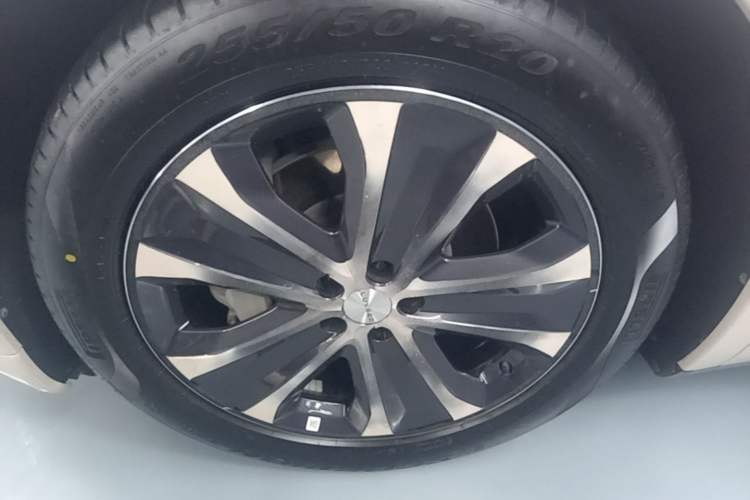 Used Hima Luxeed R7 2025 Range-Extended Version 251 km Max Left Front Wheel Hub