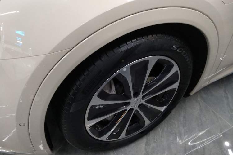 Used Hima Luxeed R7 2025 Range-Extended Version 251 km Max Left Front Wheel Hub