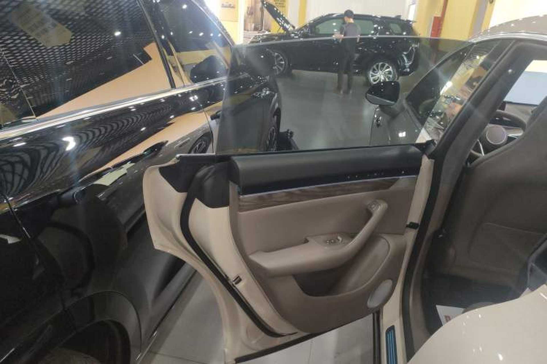 Used Hima Luxeed R7 2025 Range-Extended Version 251 km Max Left Rear Door Interior