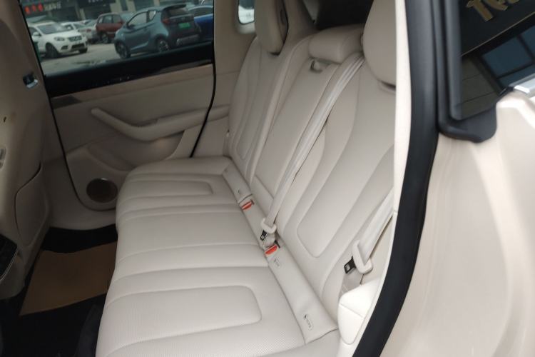 Used Hima Luxeed R7 2025 Range-Extended Version 251 km Max Left Rear Seat