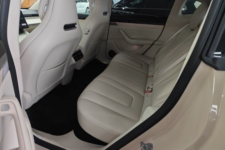 Used Hima Luxeed R7 2025 Range-Extended Version 251 km Max Left Rear Seat