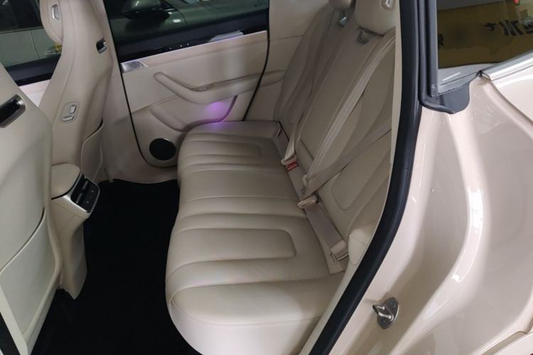 Used Hima Luxeed R7 2025 Range-Extended Version 251 km Max Left Rear Seat