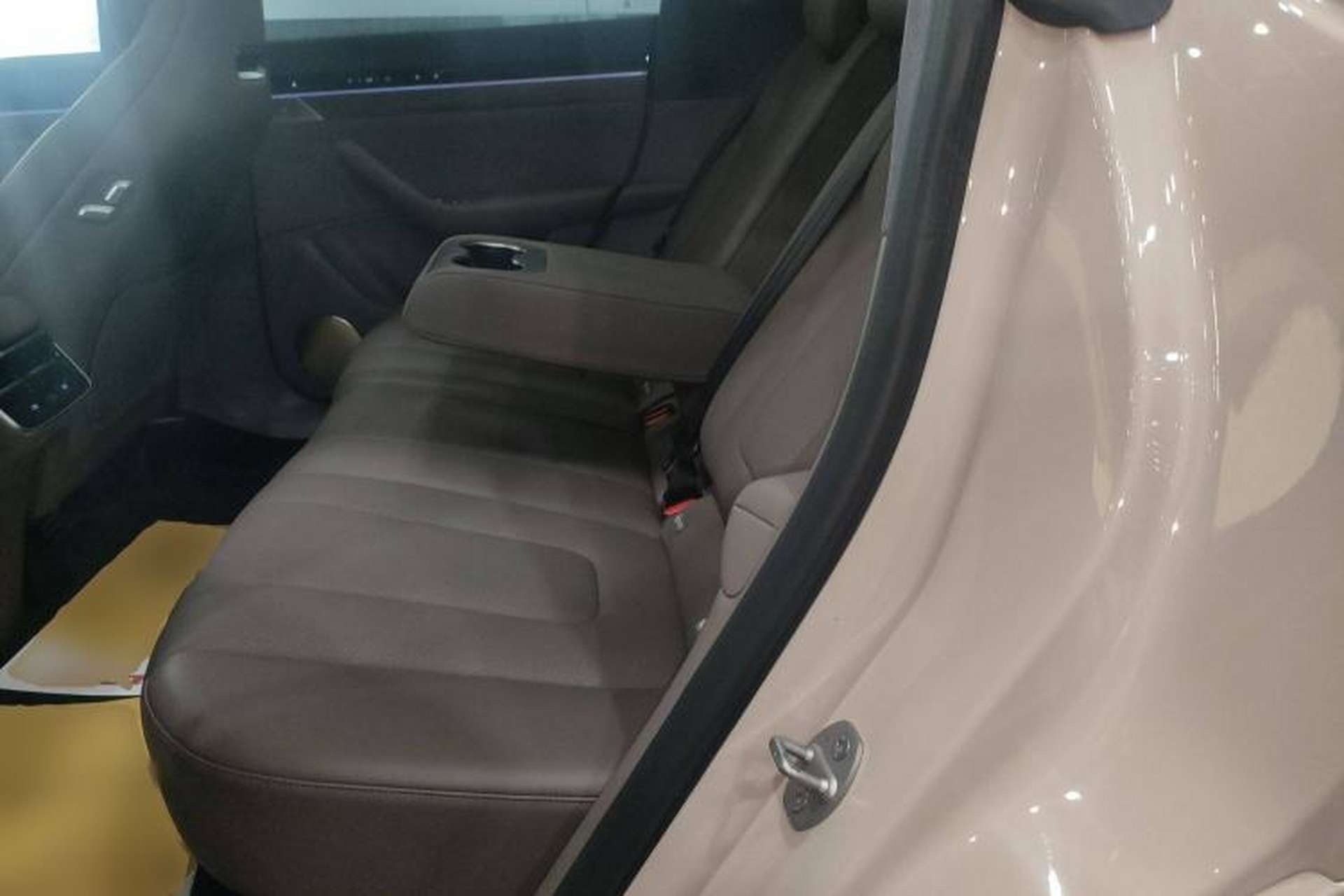 Used Hima Luxeed R7 2025 Range-Extended Version 251 km Max Left Rear Seat