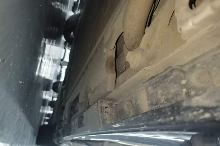 Used Hima Luxeed R7 2025 Range-Extended Version 251 km Max Left Side Sill