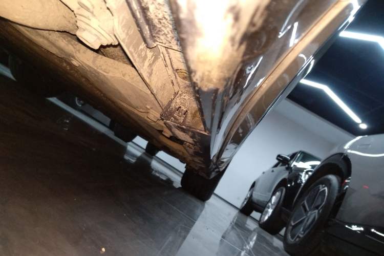 Used Hima Luxeed R7 2025 Range-Extended Version 251 km Max Left Side Sill