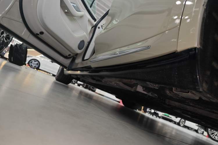 Used Hima Luxeed R7 2025 Range-Extended Version 251 km Max Left Side Sill