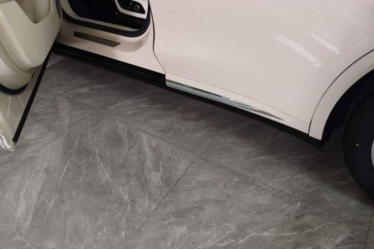 Used Hima Luxeed R7 2025 Range-Extended Version 251 km Max Left Side Sill