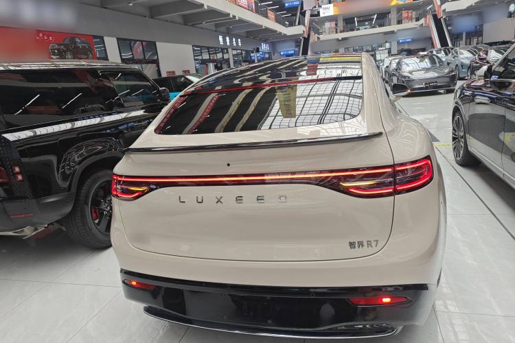 Used Hima Luxeed R7 2025 Range-Extended Version 251 km Max Rear