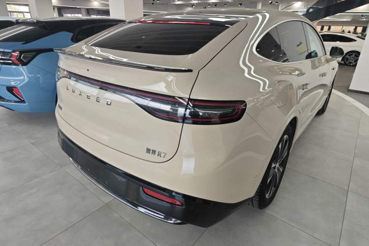Used Hima Luxeed R7 2025 Range-Extended Version 251 km Max Rear Right 45 Deg