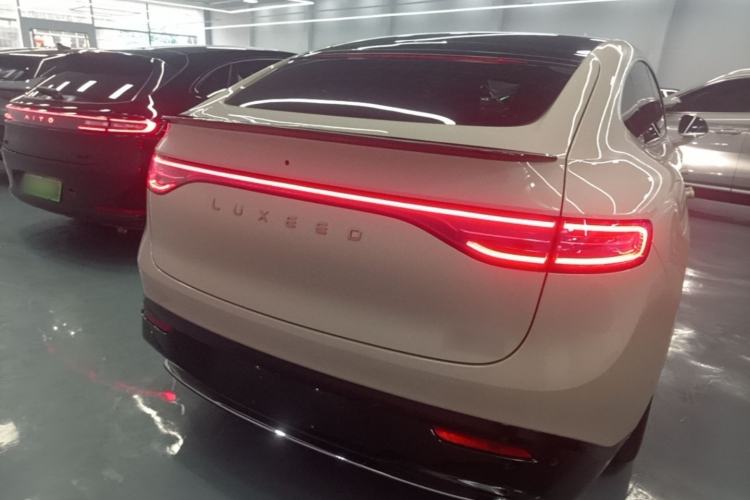 Used Hima Luxeed R7 2025 Range-Extended Version 251 km Max Rear