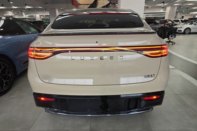 Used Hima Luxeed R7 2025 Range-Extended Version 251 km Max Rear