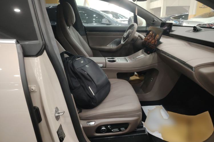 Used Hima Luxeed R7 2025 Range-Extended Version 251 km Max Right Front Seat