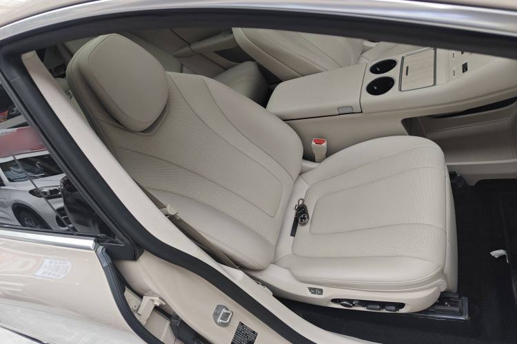 Used Hima Luxeed R7 2025 Range-Extended Version 251 km Max Right Front Seat