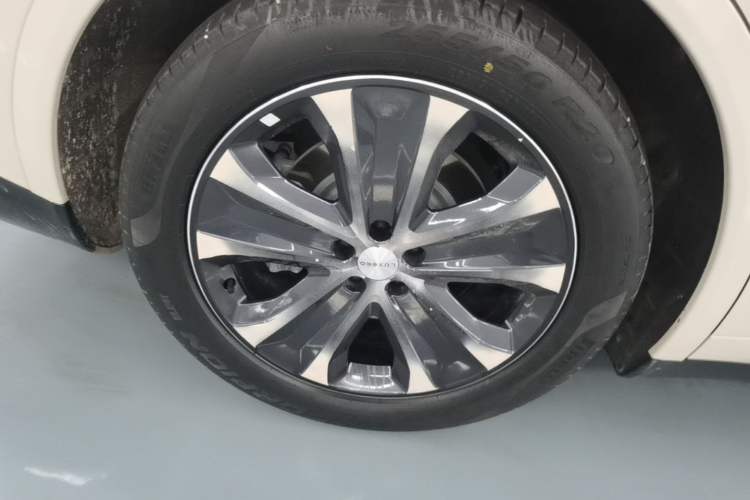 Used Hima Luxeed R7 2025 Range-Extended Version 251 km Max Right Rear Wheel Hub