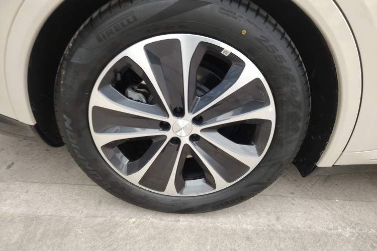 Used Hima Luxeed R7 2025 Range-Extended Version 251 km Max Right Rear Wheel Hub