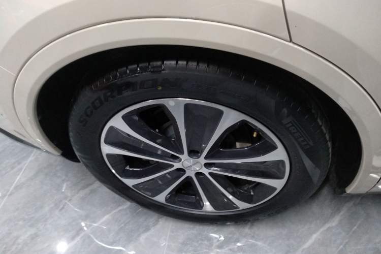 Used Hima Luxeed R7 2025 Range-Extended Version 251 km Max Right Rear Wheel Hub