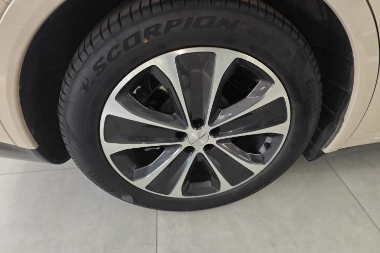 Used Hima Luxeed R7 2025 Range-Extended Version 251 km Max Right Rear Wheel Hub