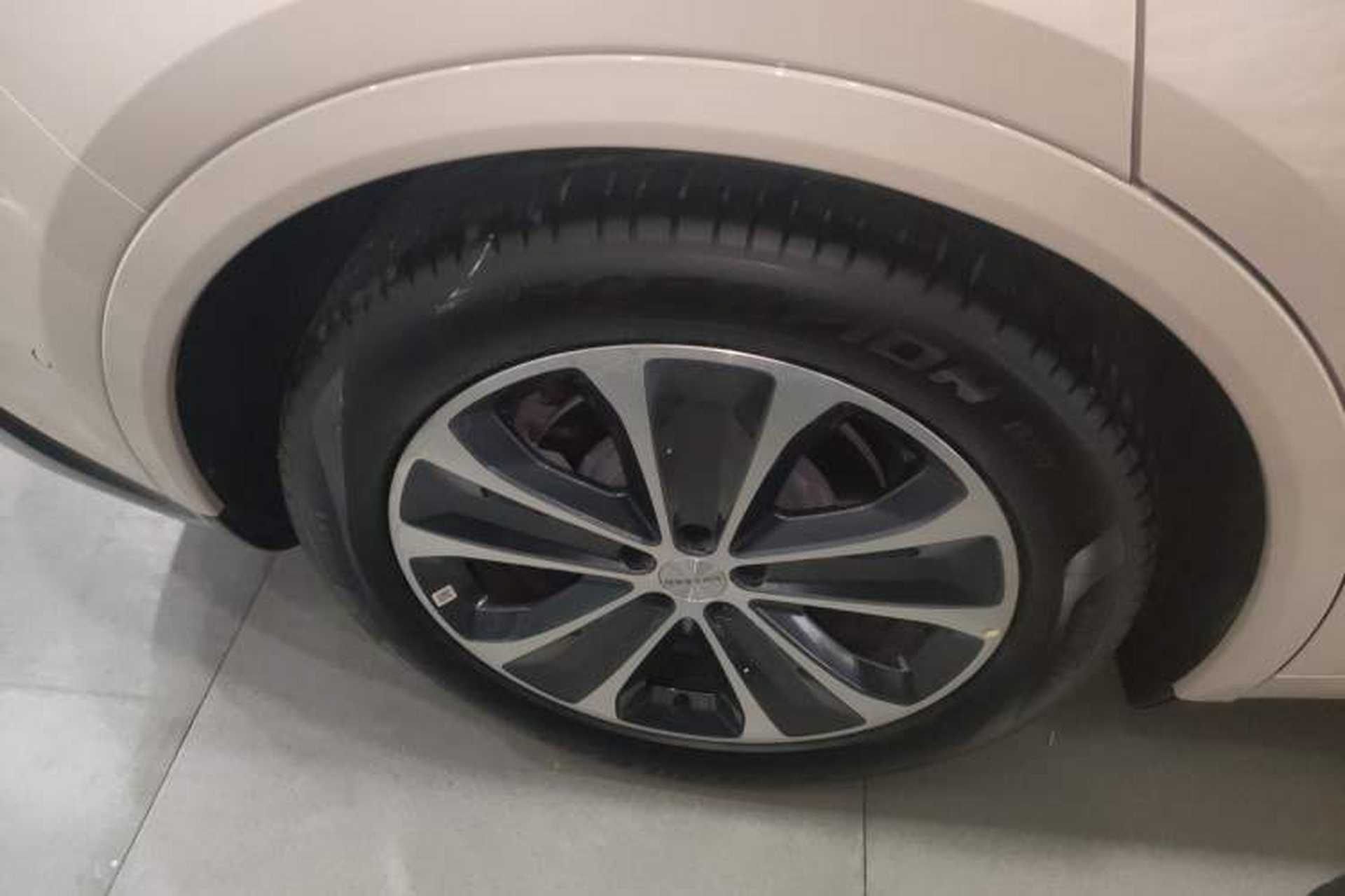 Used Hima Luxeed R7 2025 Range-Extended Version 251 km Max Right Rear Wheel Hub