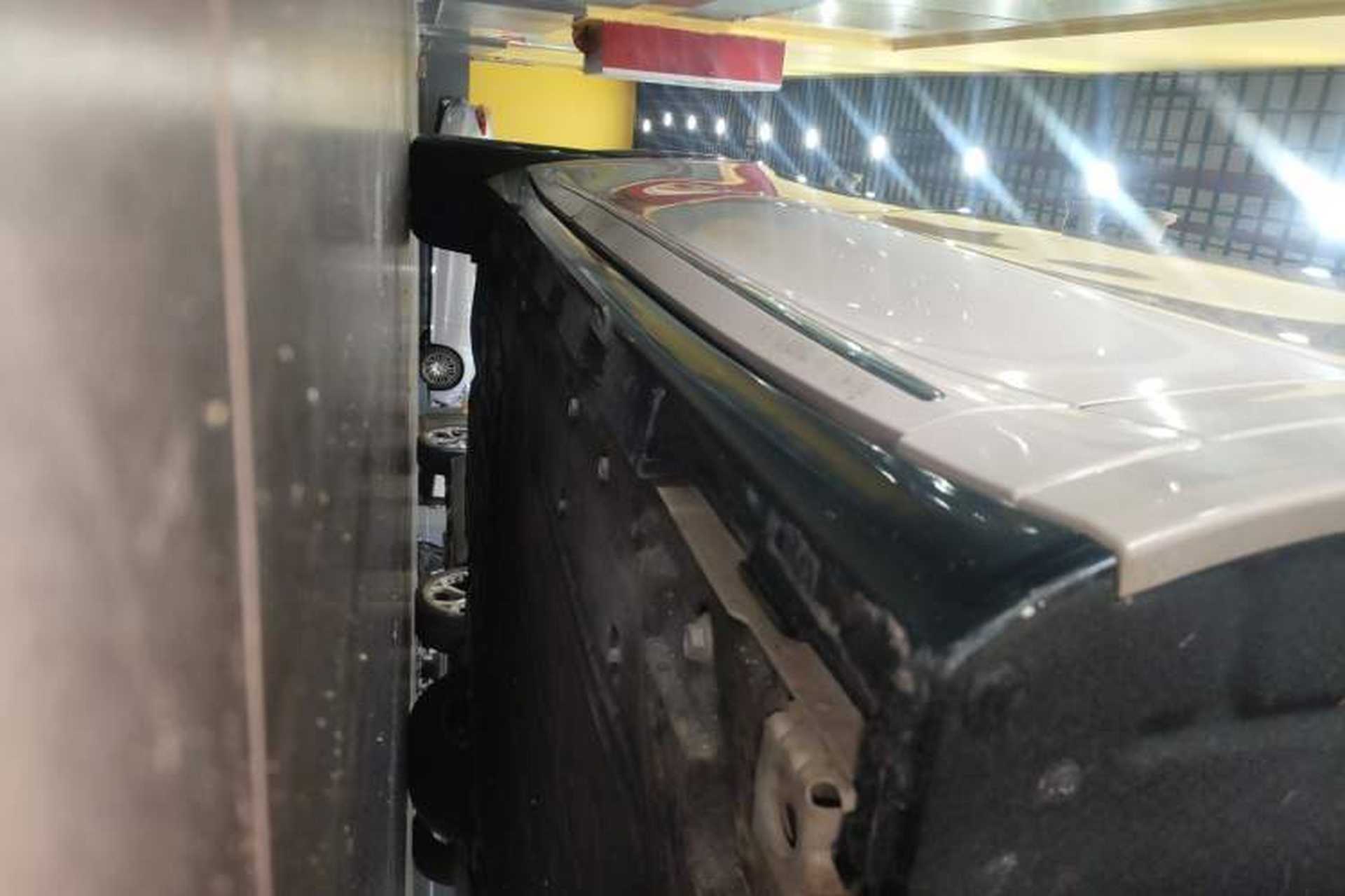 Used Hima Luxeed R7 2025 Range-Extended Version 251 km Max Right Side Sill