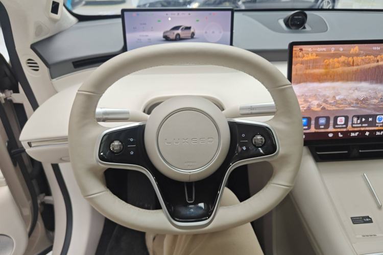 Used Hima Luxeed R7 2025 Range-Extended Version 251 km Max Steering Wheel