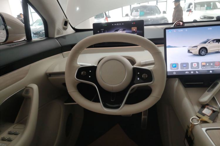 Used Hima Luxeed R7 2025 Range-Extended Version 251 km Max Steering Wheel
