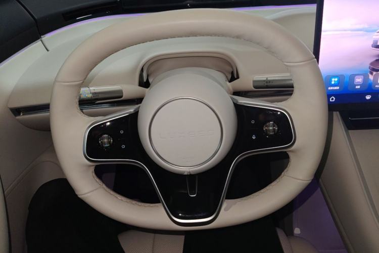 Used Hima Luxeed R7 2025 Range-Extended Version 251 km Max Steering Wheel
