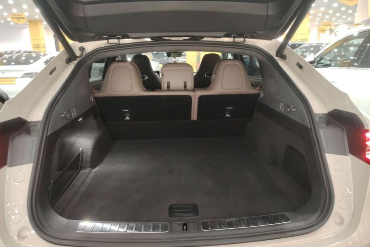 Used Hima Luxeed R7 2025 Range-Extended Version 251 km Max Trunk