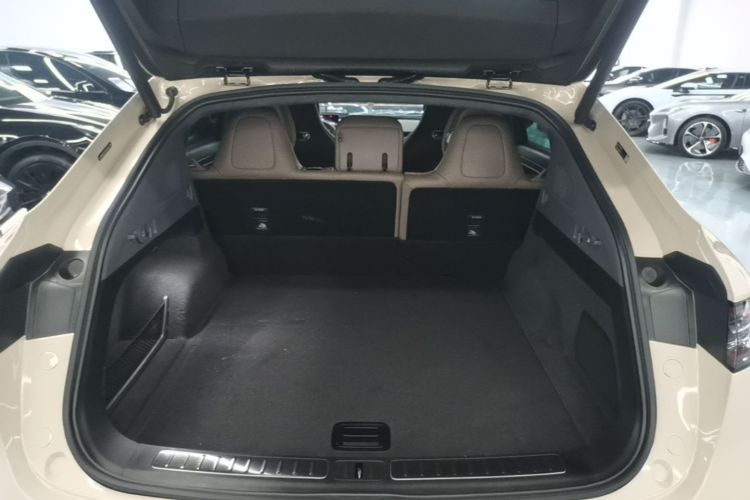 Used Hima Luxeed R7 2025 Range-Extended Version 251 km Max Trunk