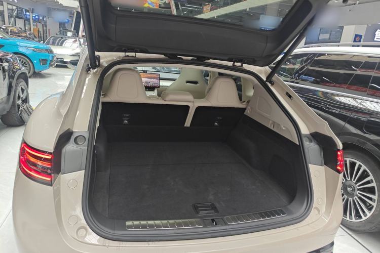 Used Hima Luxeed R7 2025 Range-Extended Version 251 km Max Trunk