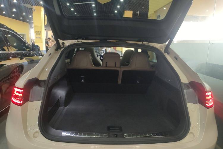 Used Hima Luxeed R7 2025 Range-Extended Version 251 km Max Trunk